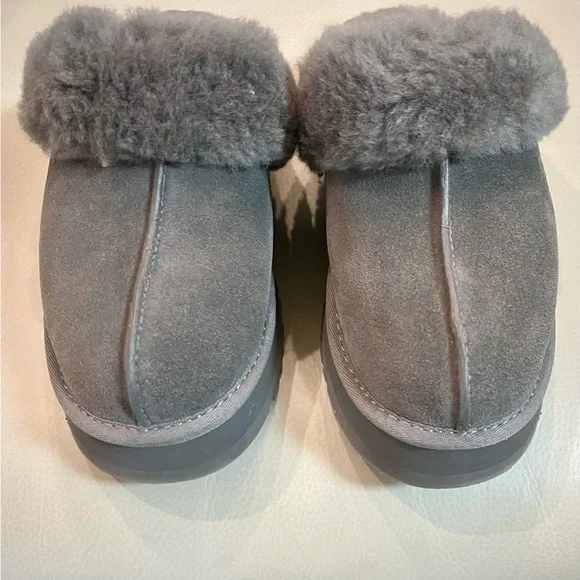 Gray brand new Ugg platform slippers - Picture 1 of 4